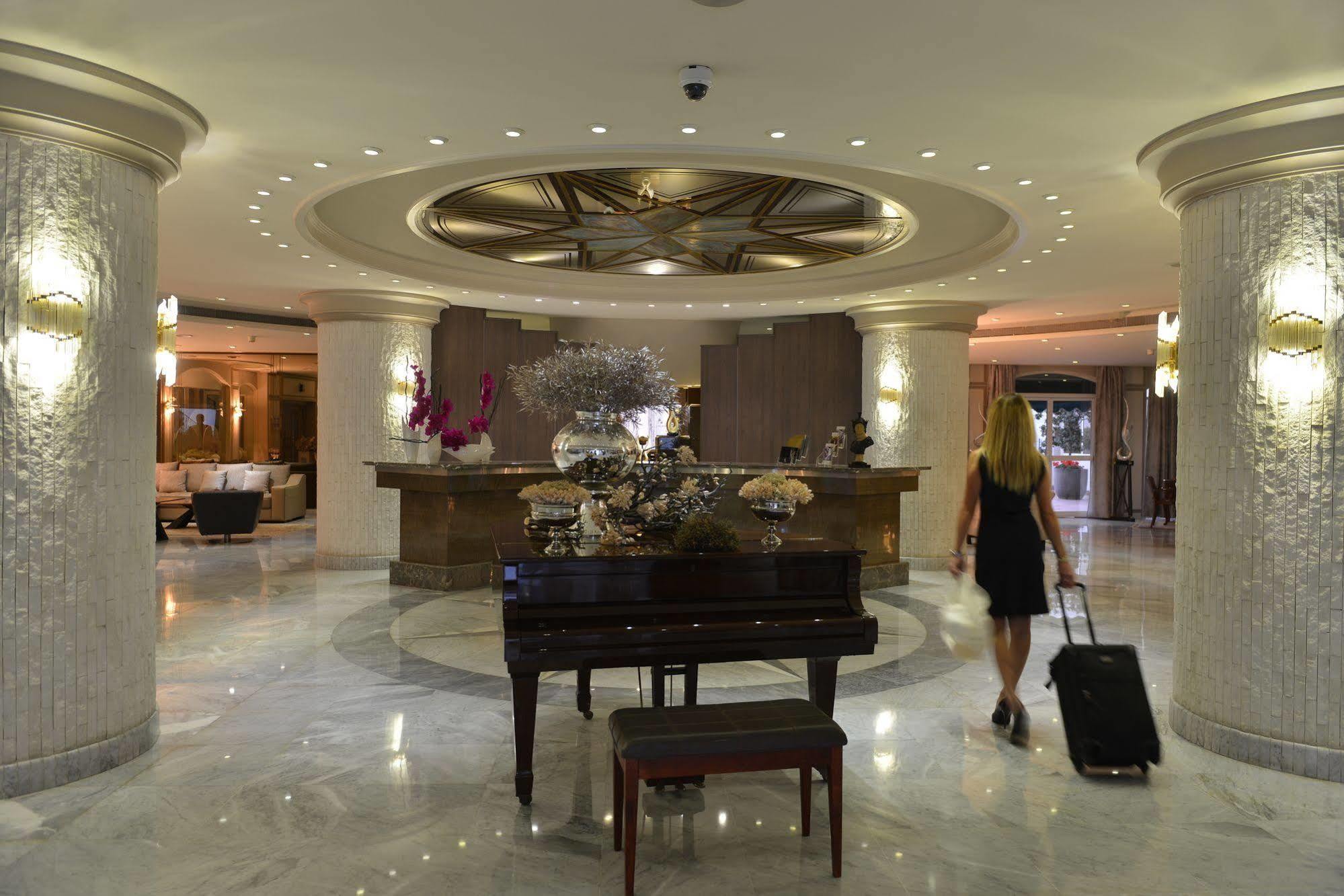 Regency Palace Hotel Джуния Экстерьер фото